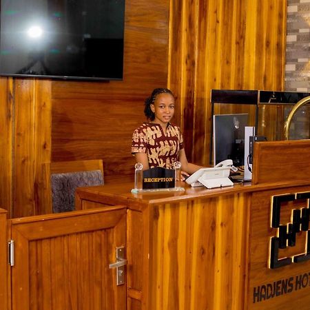 Hadjens Hotel Mwanza Buitenkant foto